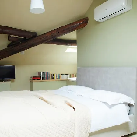 Duplex Tra Duomo E Brera Апартаменты *